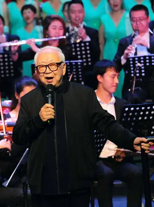 参演一场音乐盛会《大海啊,故乡》全球巡演塈王立平作品演唱会