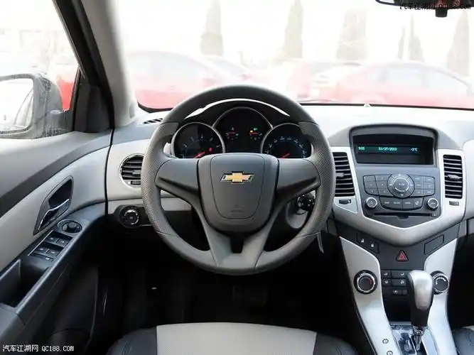 科鲁兹 2013款 1.6l sl天地版 at_通用雪佛兰_中控方向盘