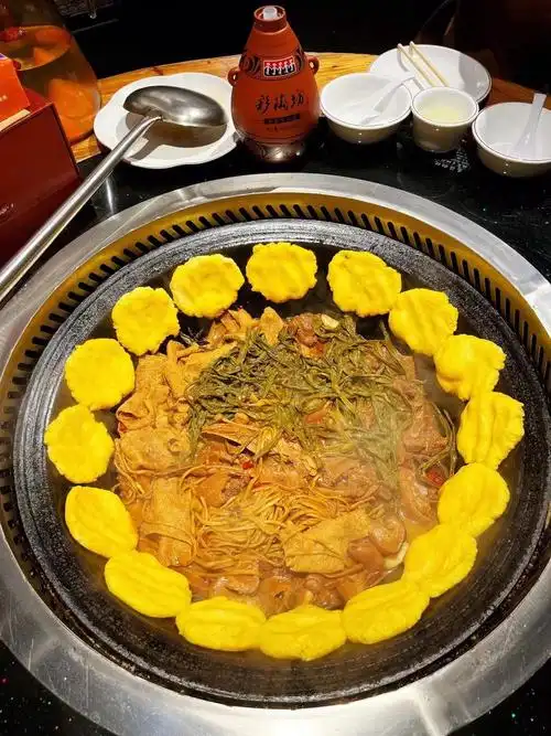 郑州头条 # 地锅炖出来的鲜肉,吃着就是怪香.