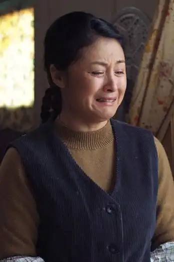 于月仙新浪娱乐讯 江苏广电总台出品的家庭伦理剧《人活一张脸》即将