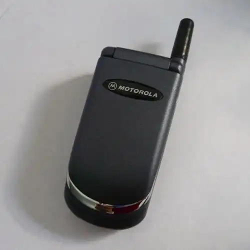 一电一充可选颜色:黑色 灰色蓝色产品型号:摩托罗拉 v998 手机屏幕:1