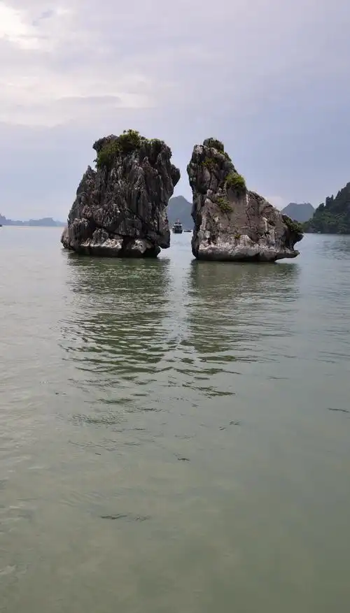 美得让人觉得不太真实越南下龙湾