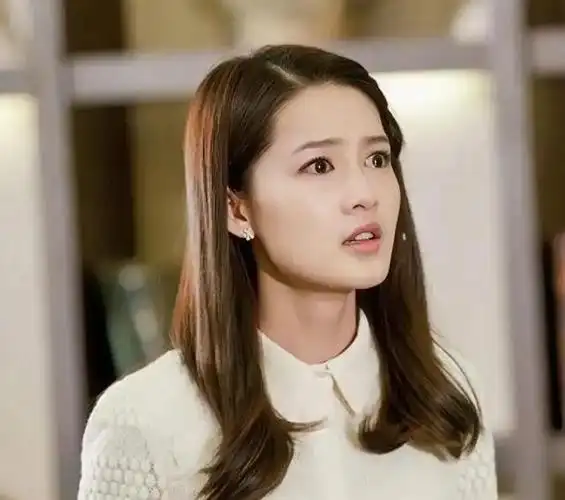 她在2015年的电视剧《白鹿原》中扮演了田小娥,一个妩媚而又悲情的