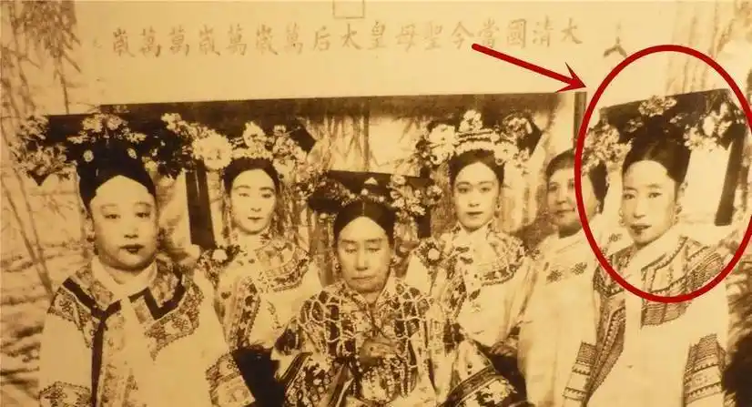 原创光绪为何喜欢珍妃嫌弃裕隆皇后当你看到裕隆的照片会恍然大悟