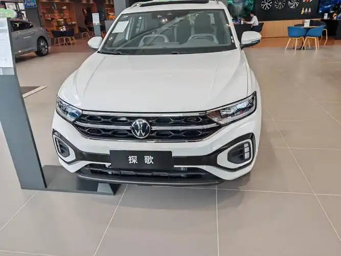 【外观配置】大众探歌定位紧凑型suv,相比海外版本加长了轴距,达到了