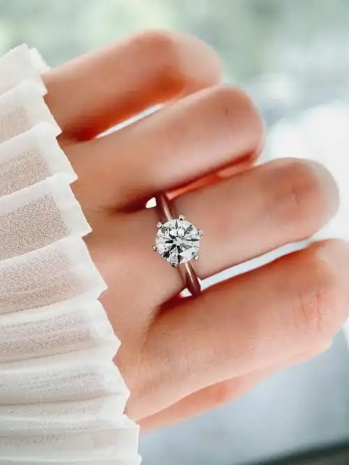 今年定出的第一枚15克拉钻戒