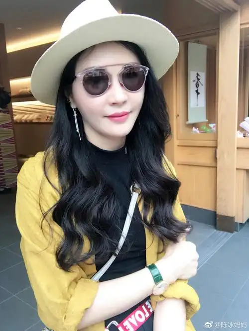 陈冰妈妈陈玉兰整容前照片陈冰妈妈年纪多大了