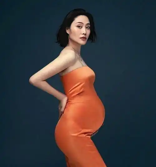 回顾女排名将马蕴雯相差16岁的跨国恋如今一家三口很幸福