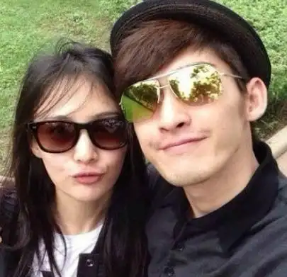 张翰女友曝光身材火辣两人相差14岁