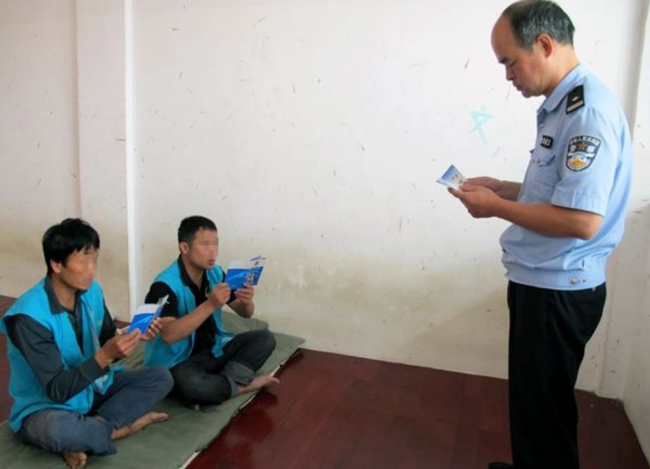 在看守所蹲几天至少比进监狱好?过来人含泪告诉你不要想得太简单