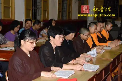 闽南佛学院女众部紫竹林寺施放三大士瑜伽焰口