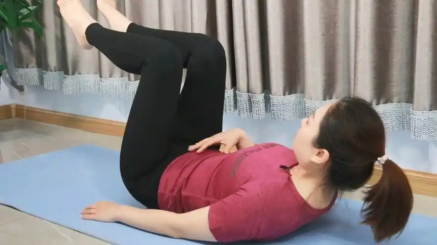 躺着就能瘦腰瘦肚子早晚床上做肚子1天比1天小