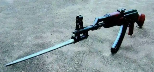 曾把越军打得闻风丧胆的56式三棱军刺,为何被部队淘汰了?