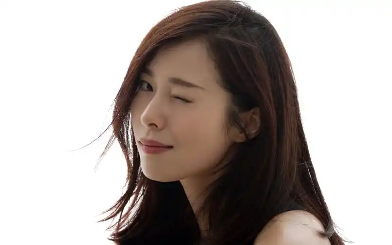 像孩子一样简单,像大人一样去努力 - 江一燕做客「为你读诗」