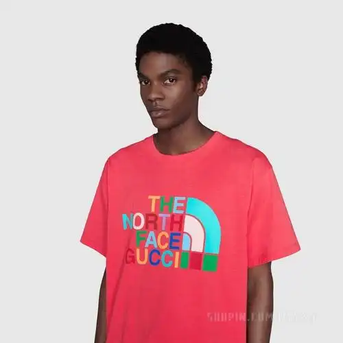 the north face x gucci联名系列t恤 深粉红色
