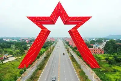 江西瑞金胜利之门雕塑成红色地标