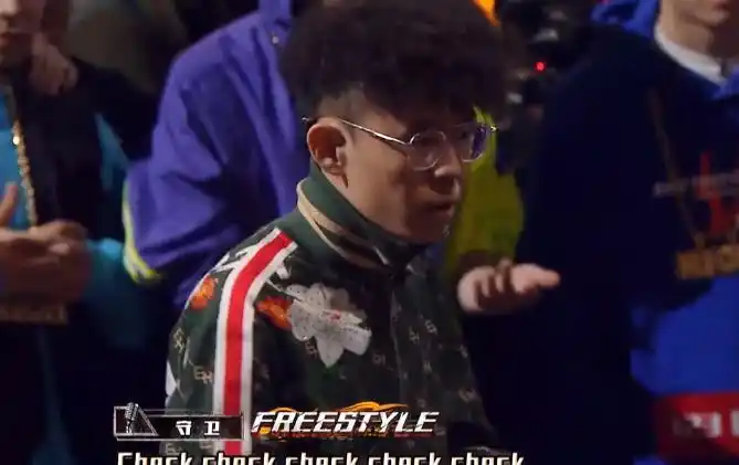 《中国新说唱》淘汰赛rapper现场痛哭,这不就是最real的表现吗?_小丑