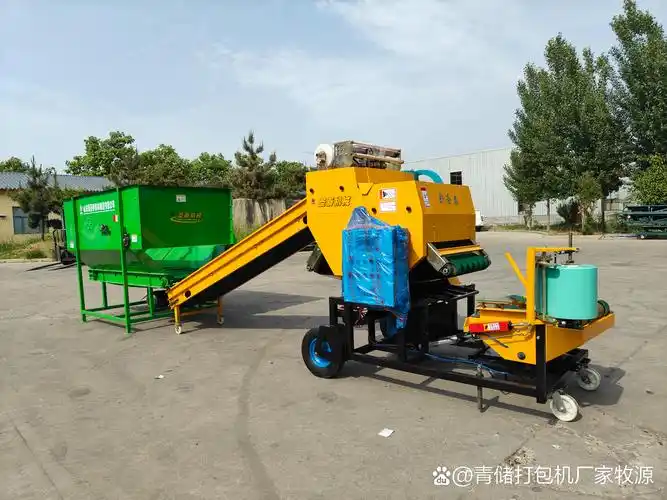 打包,网膜两用款,这款机器看着就比较结实#青贮打捆机# #秸秆打包机