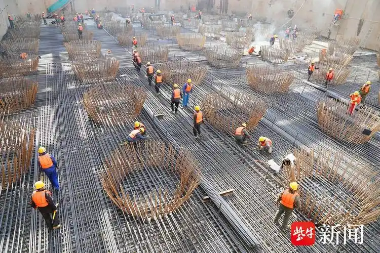 崇启公铁长江大桥两主塔进入承台施工_中铁大桥局_钢筋_混凝土