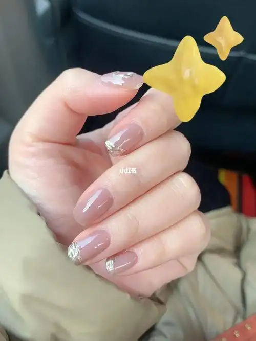 冰透色干净美甲