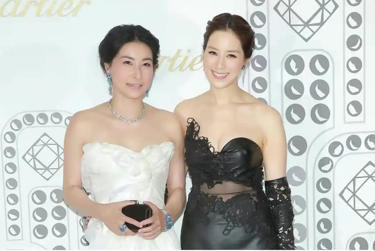 徐子淇同框41岁郭晶晶输太多!一个妩媚风情,一个端庄大气