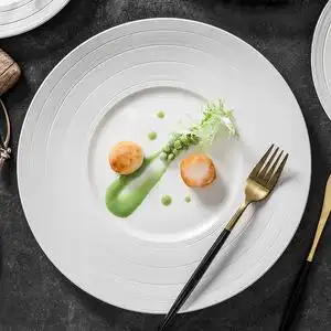 摆盘餐具简约