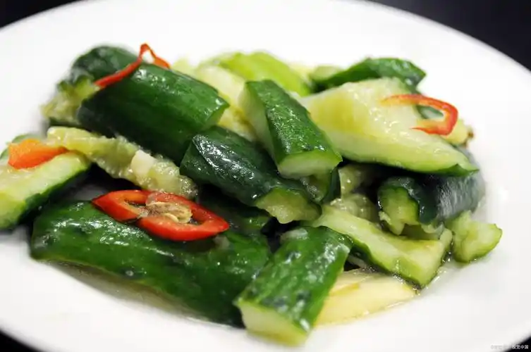 拌黄瓜制作秘籍大公开,大排档的凉拌黄瓜在家也能做