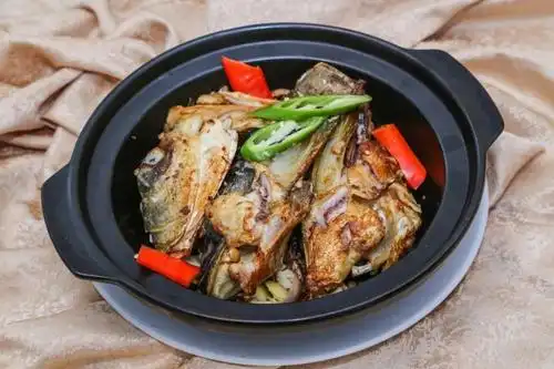 砂锅焗鱼头吊水大头鳙(一鱼四味)光是色泽就已经口水直流每日现烤现卖