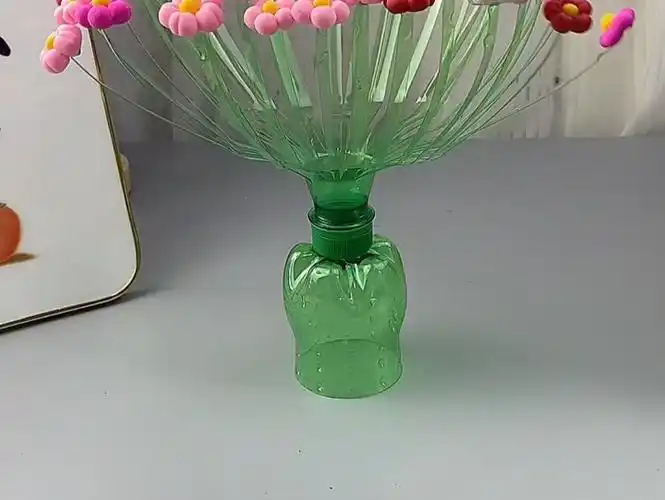 春天了,用家里的瓶子做漂亮的儿童创意手工吧#亲子手工 #幼儿手工