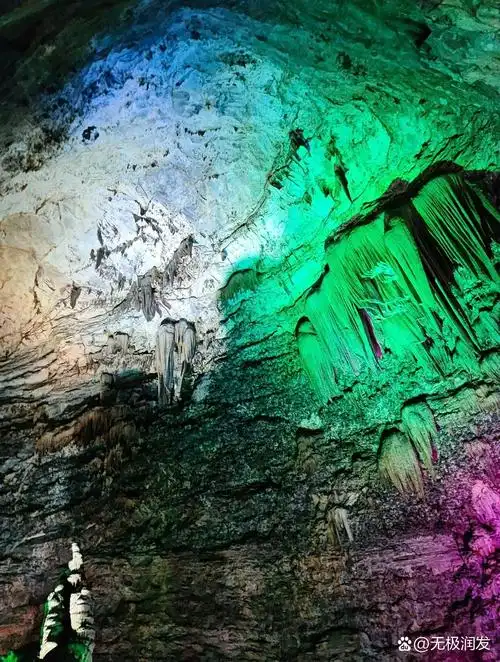 位于北京市房山区韩村河镇圣水峪村云水洞  上方山云水洞位于京文南