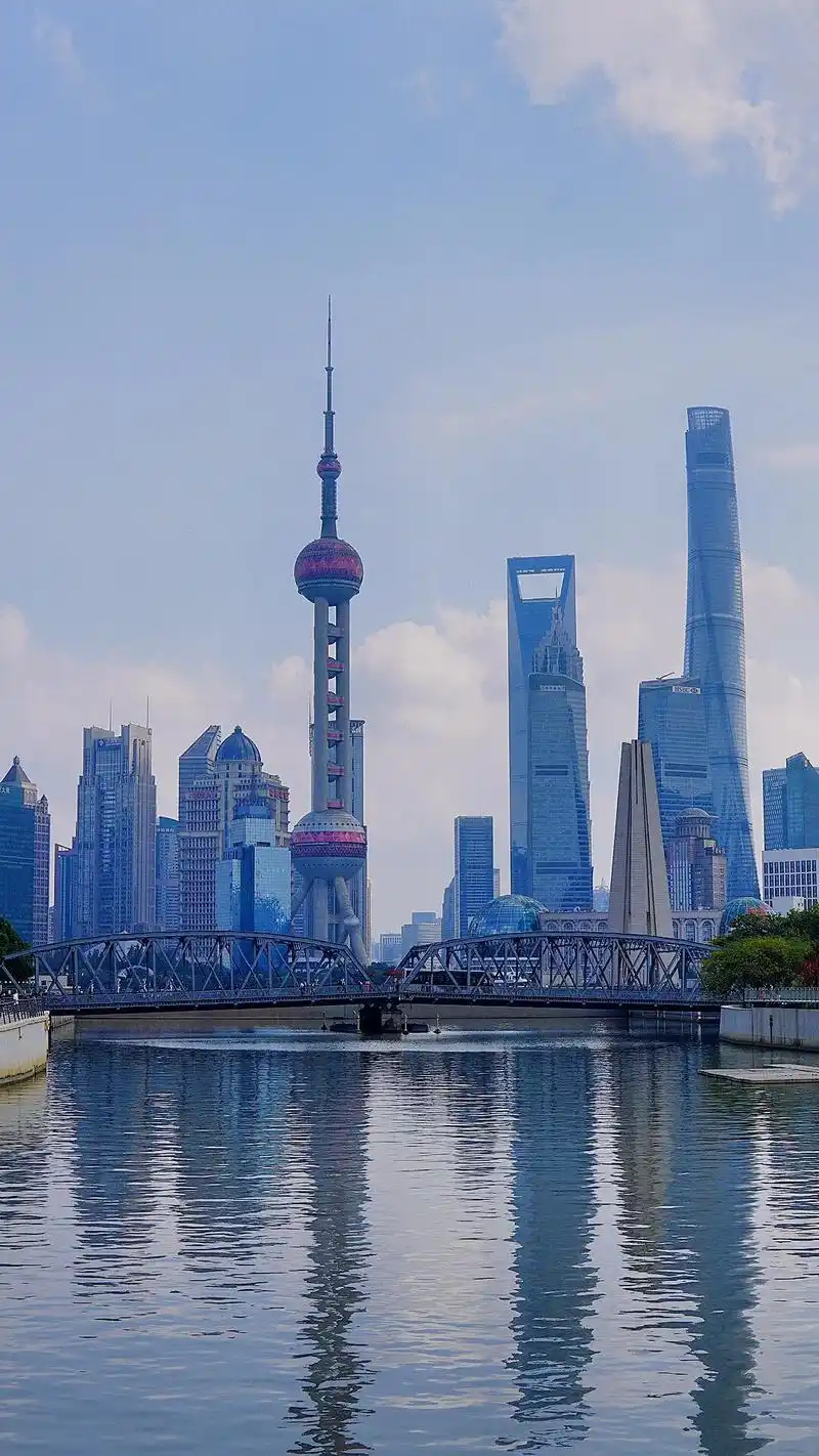 我们解封后见#地标建筑 #上海 #城市风景 #摄影 #随拍 - 抖音