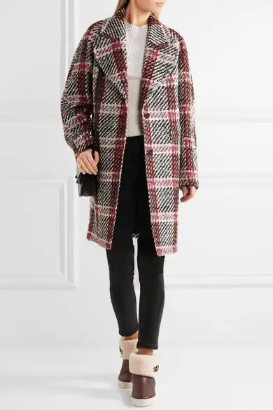 burberry london 这款棕色纹理皮革踝靴自酷味十足的机车靴和沙漠靴