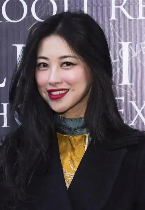 两个字的女明星梨涡(娇俏中透着灵动)(25)