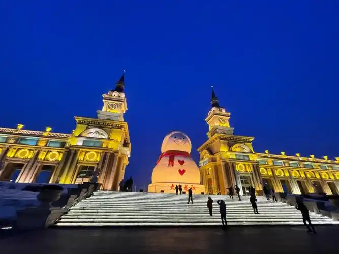 哈尔滨网红雪人77铁锅炖77东北菜77远大商城