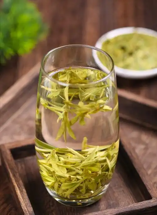 当然,浙江最出名的茶还是西湖龙井.