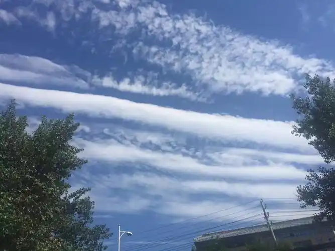 地震云图片: 地震云的各种形状图片汇总