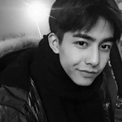 帅气冷酷男生头像高清无水印