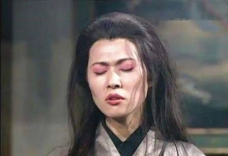 "梅超风"麦翠娴罕晒全家福,女儿貌美儿子憨厚,承认老公曾破产_丈夫