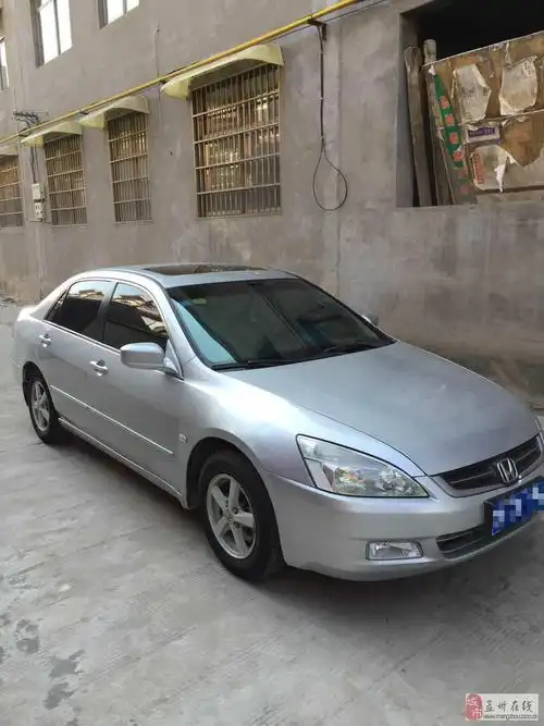 出售7代半雅阁一辆