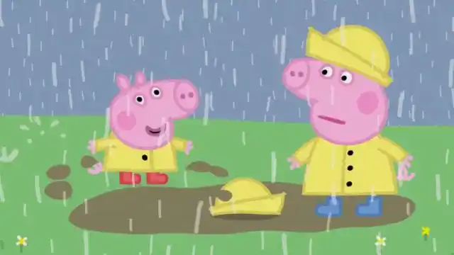 玩具总动园  小猪佩奇和乔治下雨天跳泥坑,乔治不穿雨衣感冒了!