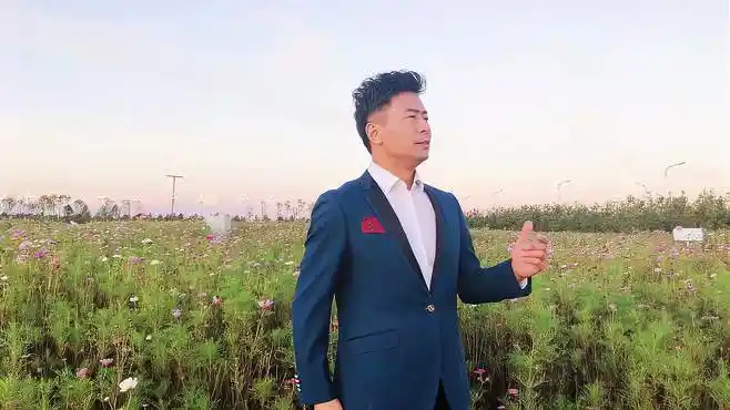 乡村才子歌手张映龙帅气亮相,字正腔圆音色磁性堪比刘和刚!