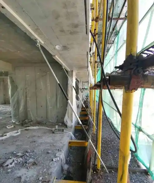 新型梁侧悬挑承力架工艺介绍_工字钢_钢梁_预埋件