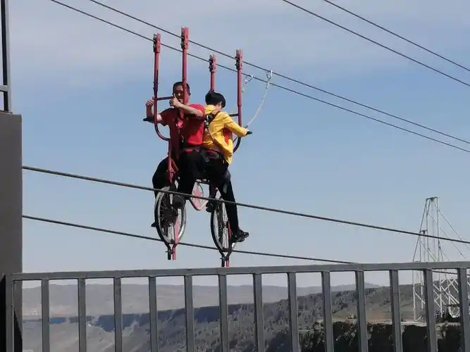 高空单车