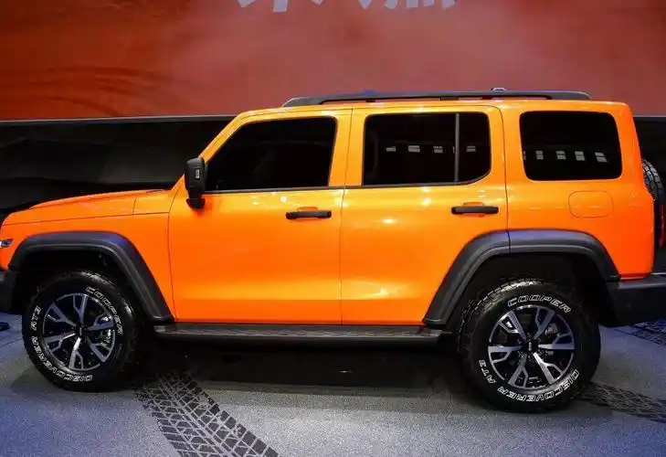 首台长城坦克300到店三把锁20t动力车长47米预售价给力