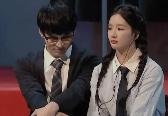 张艺凡和范世錡王艺瑾和素人男友刘些宁和何与郑乃馨和李振宁7塌4 又