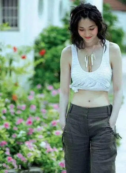 赵丽颖杨幂郑爽袁姗姗 来看看明星们的真腰有多细