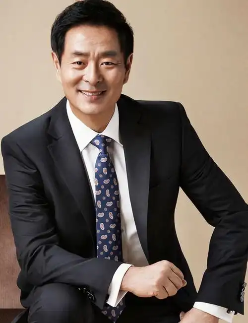 回顾濮存昕家人相继离世如今69岁我不敢老去还要照顾老母亲