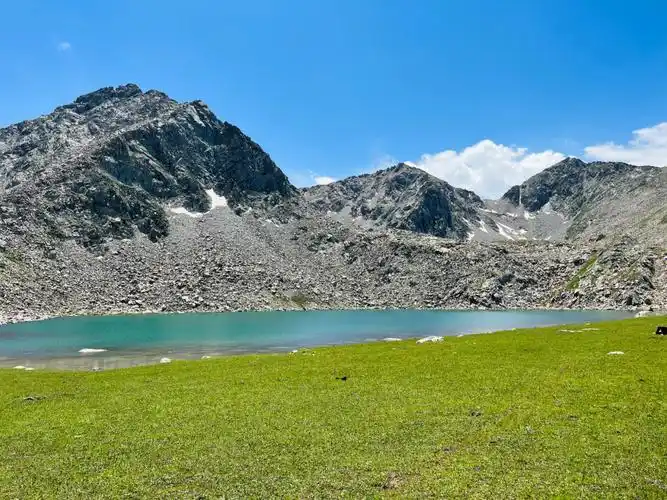 琼库什台高山湖