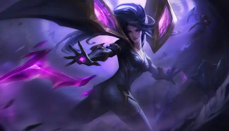 请问《英雄联盟》卡莎厉害在哪里?