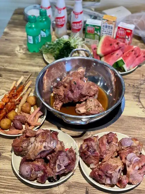 第一次吃酱大骨自助吃得爆爽